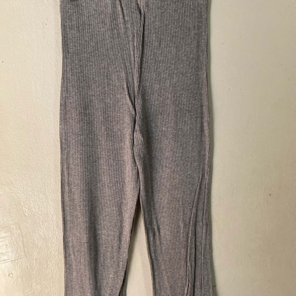 Gray Ribbed Two-Piece Set - Picture 2 of 4